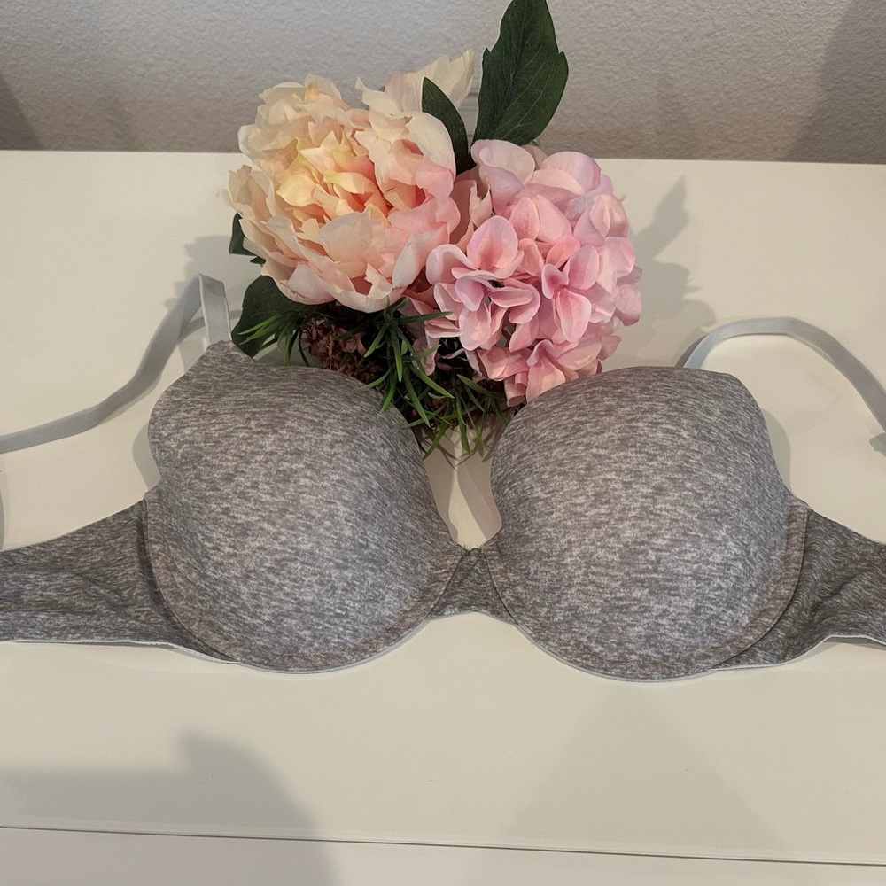 NWT Victoria’s Secret Pink Heather Gray Bra